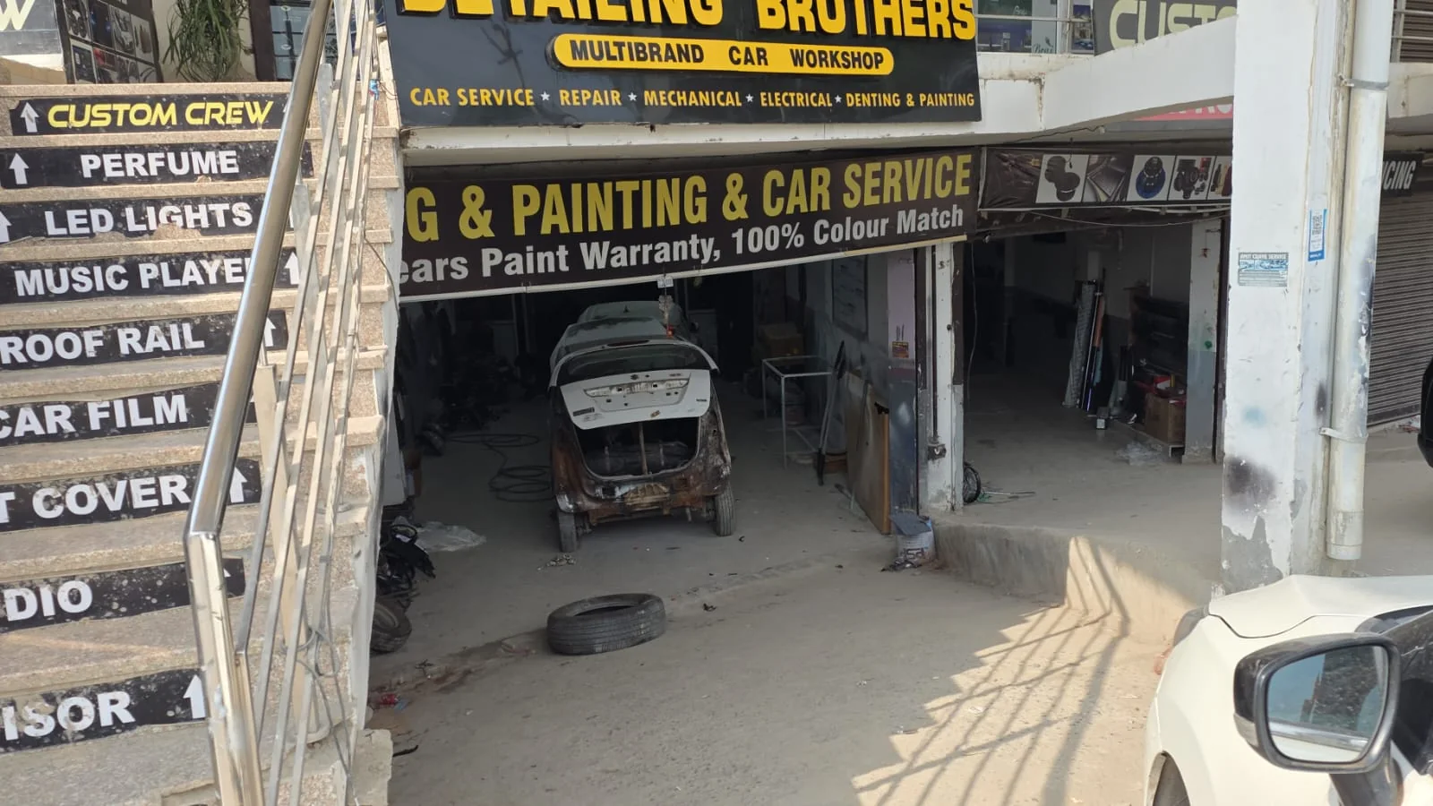 Detailing Brothers Workshop 1 denting and painting bay